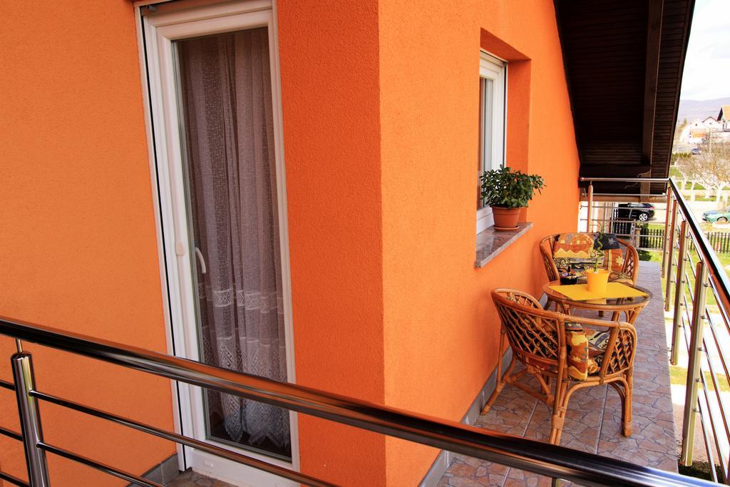 Vila Julija - Apartment & Rooms Otočac Rum bild