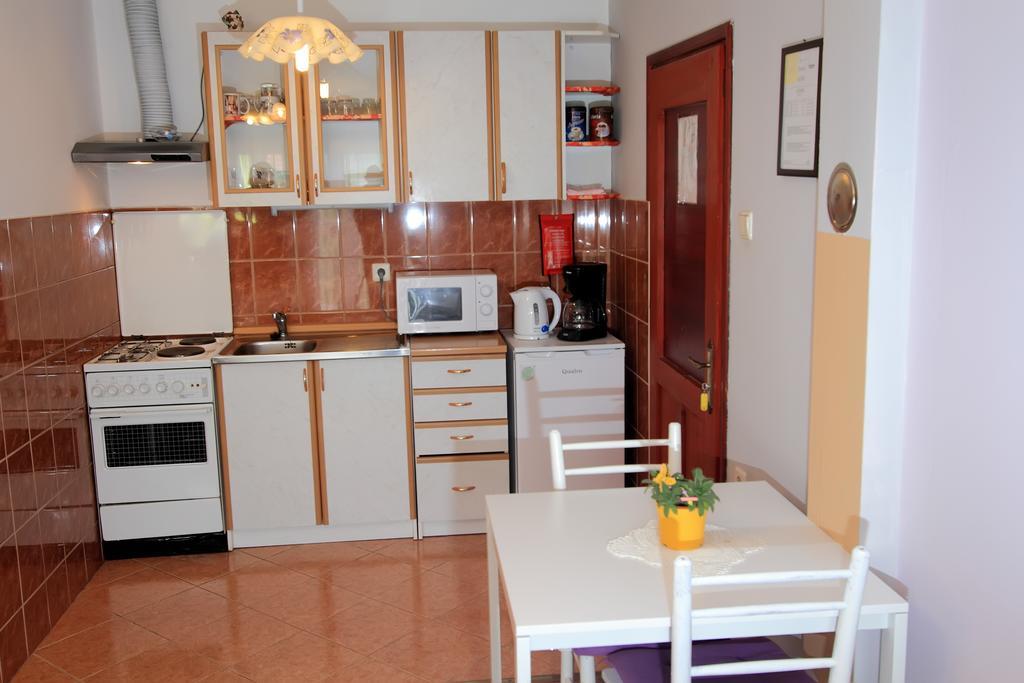Vila Julija - Apartment & Rooms Otočac Exteriör bild