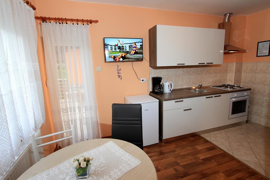 Vila Julija - Apartment & Rooms Otočac Exteriör bild